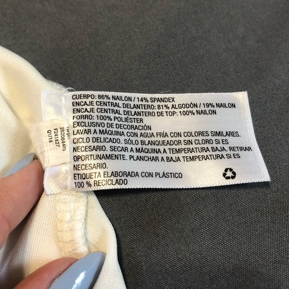 Xhilaration White Lace Sweetheart Medium Dress - Picture 5 of 16